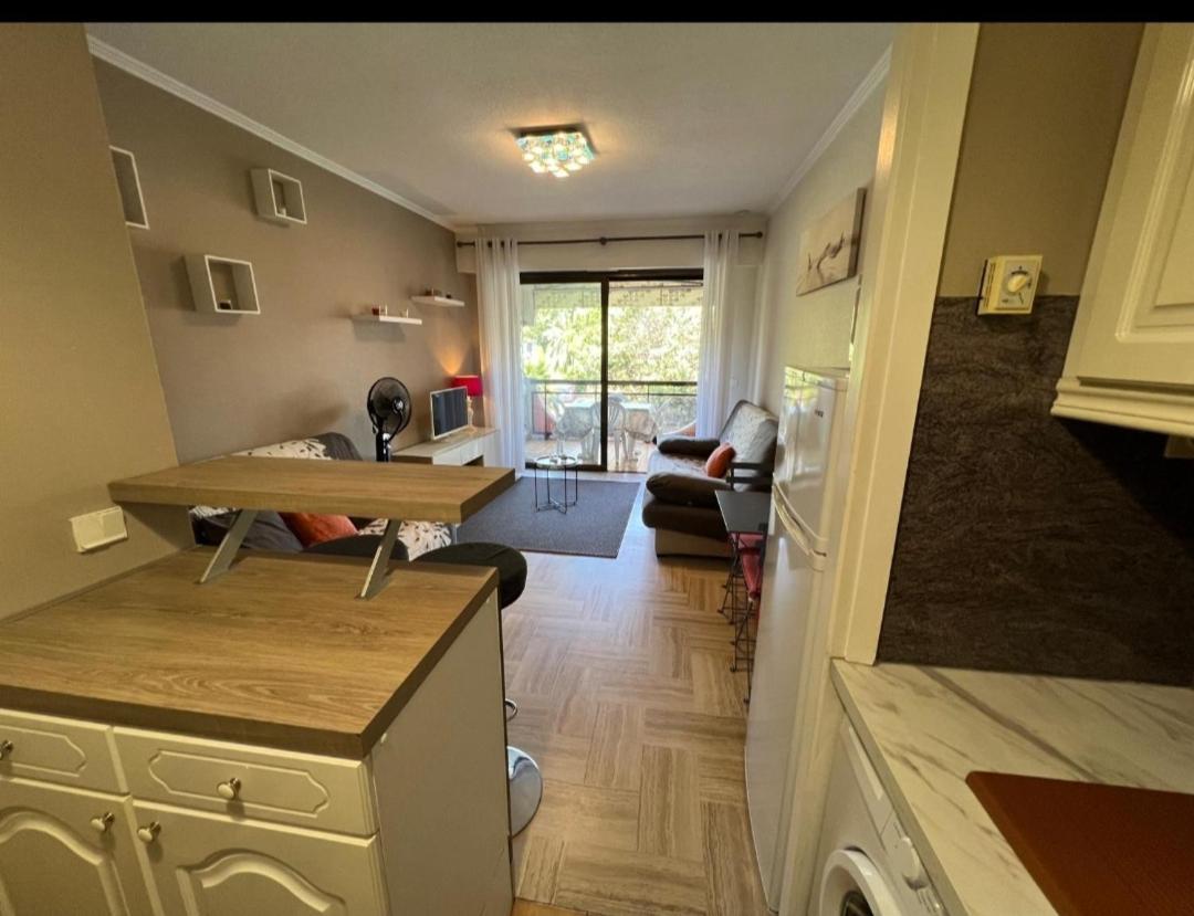Charmant Studio Villeneuve-Loubet Ngoại thất bức ảnh