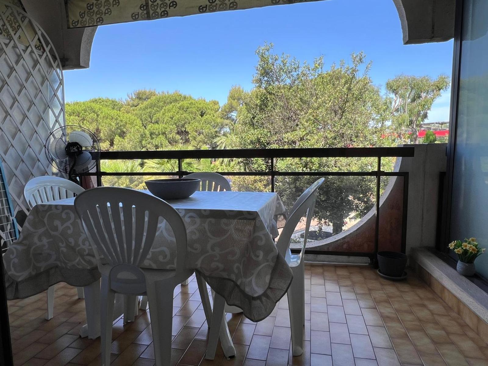 Charmant Studio Villeneuve-Loubet Ngoại thất bức ảnh